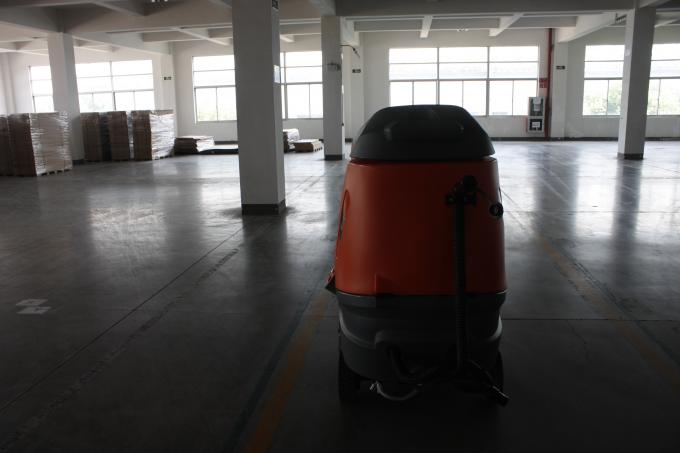 Automatic Ride On Floor Auto Scrubber Machine High Performance One Person Operating 0