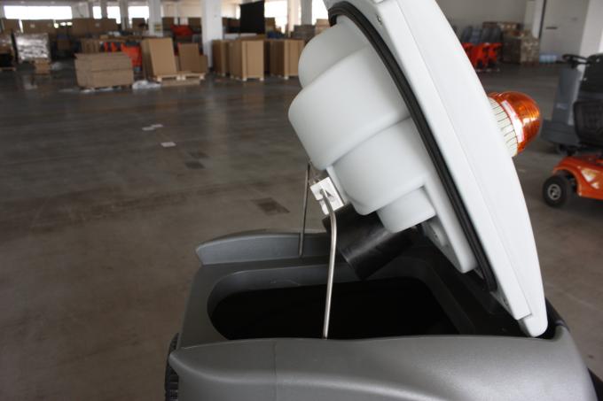 Ride On Commercial Floor Cleaning Machines , Hand Held Hard Floor Cleaners Scrubbers 0